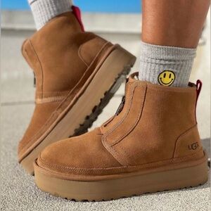 UGG Kids' Neumel Zip Platform Boot NWOT